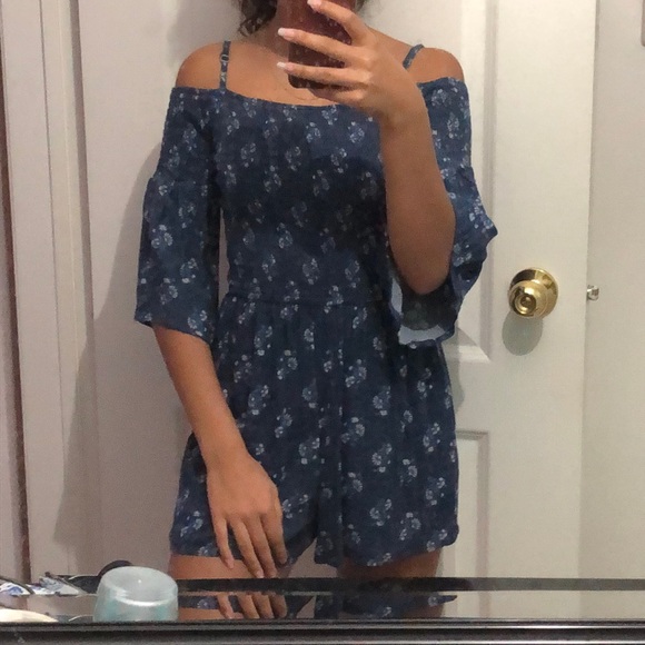 Off the shoulder Romper - Picture 1 of 4